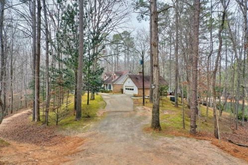 2317 Deep Wood Dr, Loganville, GA 30052-7449