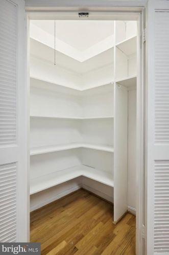 1221 Pinecrest Cir, Silver Spring MD 20910-1626 exterior