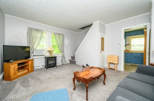 6 Dogwood Ln, Princeton NJ  08540-8439 exterior