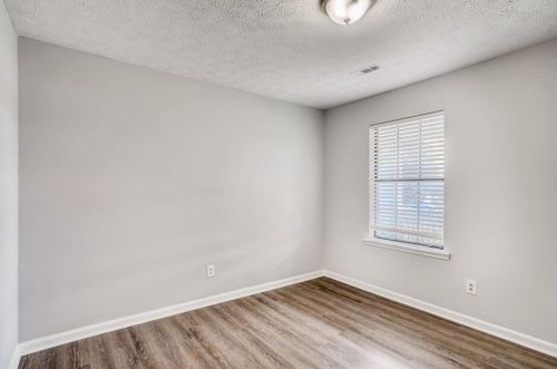 1135 Flat Shoals Rd, Atlanta GA  30349-6413 exterior