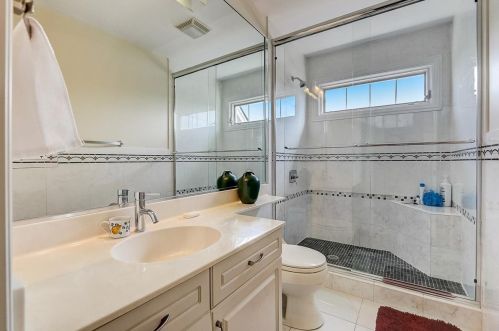 6919 Fieldstone Dr, Willowbrook IL  60527-5295 exterior