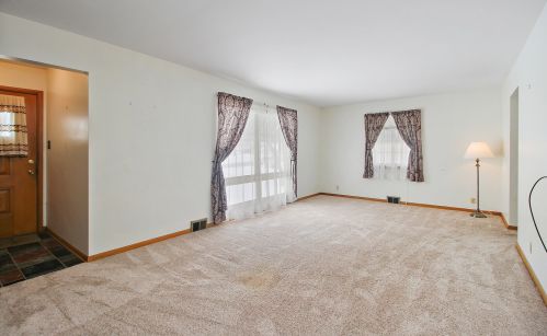 1307 Inglesh Ave, Kankakee, IL 60901-2030
