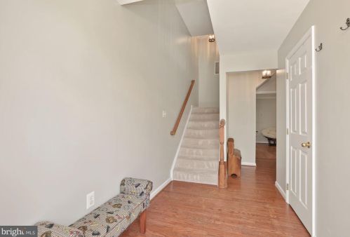 17373 Avion Sq, Round Hill, VA 20141-2492