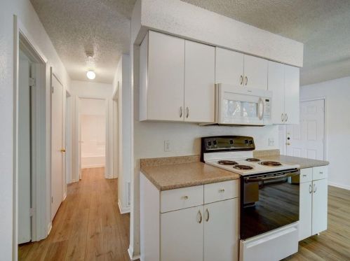 404 Dittmar Rd, Austin TX  78745-7004 exterior