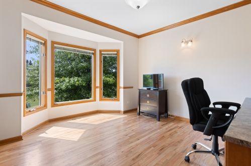 6870 Fieldstone Dr, Willowbrook IL  60527-6968 exterior