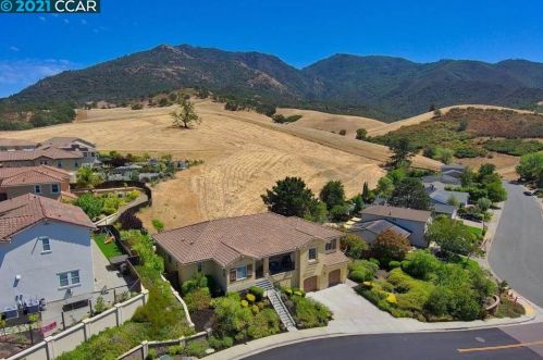 2 Seminary Ridge Pl, Clayton, CA 94517-1756