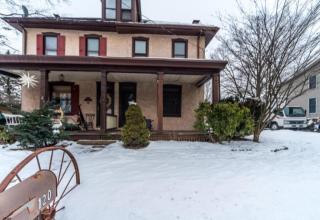 120 Akron Rd, Ephrata, PA 17522-2602