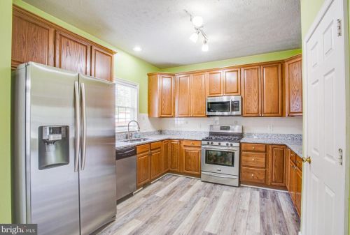 2813 Slingerland Dr, Fredericksburg, VA 22408-8057