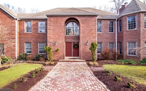 16 Maria Dr, Sparta, NJ 07871-3042