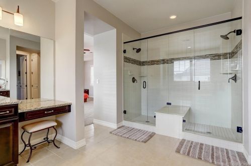 27270 Lakeview Dr, Aurora CO 80016-2514 exterior