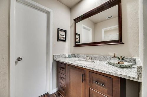 5500 Willow Cir, Fort Worth TX  76112-1952 exterior