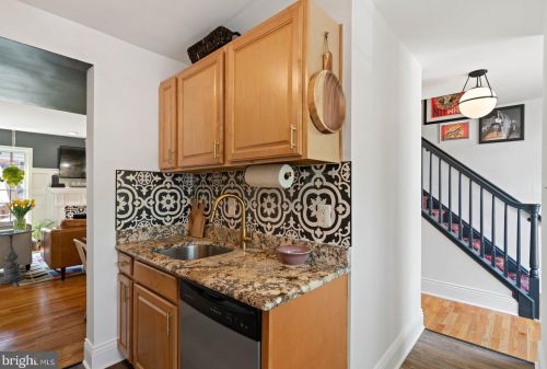 6431 Franconia Ct, Springfield VA  22150-1204 exterior