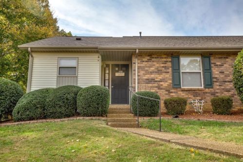 108 Eastdale Ln, Dickson, TN 37055-2959