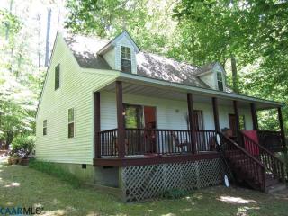 229 Mill Ridge Rd, Hartfield, VA 23071-2070