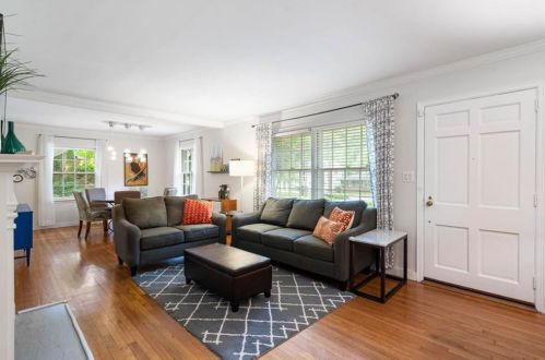 438 Hilderbrand Dr, Atlanta GA  30328-4124 exterior