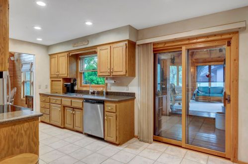 94 Bridgewater Dr, Saint Paul MN  55127-6976 exterior
