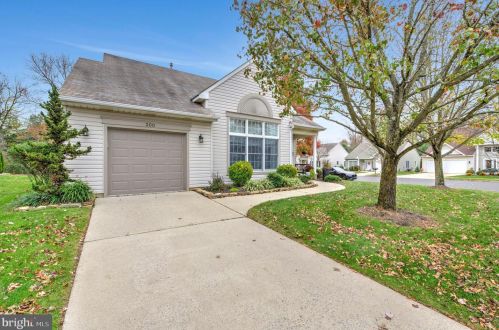 200 Wagon Wheel Ln, Columbus, NJ 08022-1119