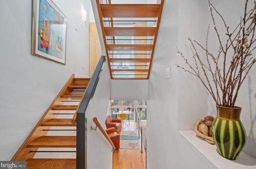 2050 Lombard St, Philadelphia PA  19146-1315 exterior