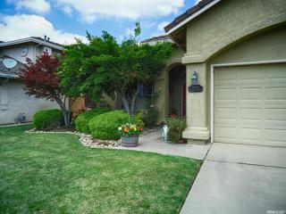 2621 Candlewood Dr, Lodi, CA 95242-4673