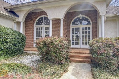 706 Deerwood Dr, Stockbridge, GA 30281-6323