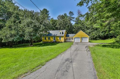 24 Beaver Brook Cir, Amherst, NH 03031-2512