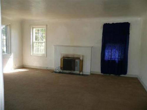 2100 Kenneth St, Modesto, CA 95351-3423