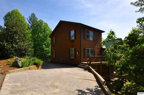 843 Stonegate Way, Townsend, TN 37882-4145