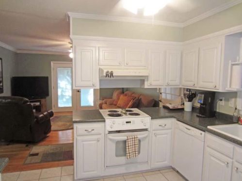 1730 Wadsworth Dr, Cayce-West Columbia SC  29033-2237 exterior