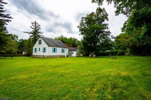 36 Plainfield Ave, Fredon, NJ 07860-1909