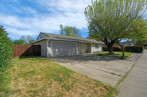 9055 Leatham Ave, Fair Oaks, CA 95628-6507