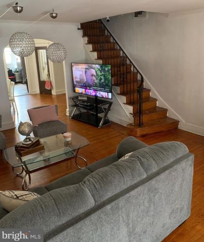 5047 F St, Philadelphia, PA 19124-3501