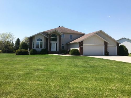 601 Fairway Dr, Casselton, ND 58012-3817