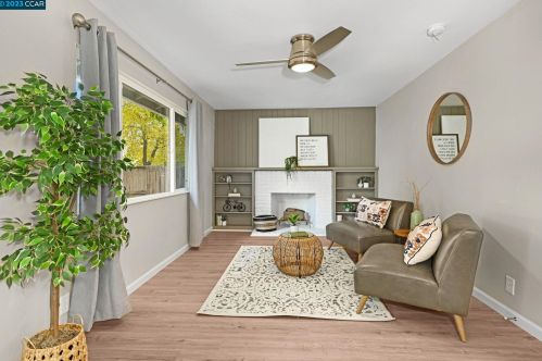 1876 Lambeth Ln, Concord, CA 94518-3221