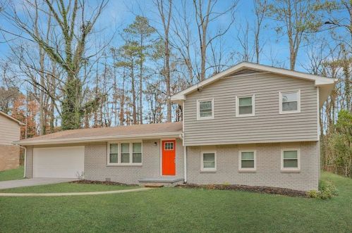 1357 Cedar Heights Dr, Stone Mountain GA  30083-1806 exterior