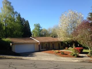 1490 31st St, Damascus, OR 97080
