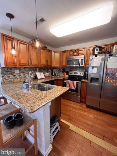 1519 Lincoln Rd, Shady Side, MD 20764-9419