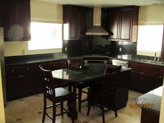 1214 Jackson St, Glendale CA  91207-1447 exterior