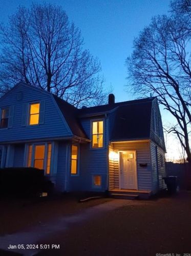 108 Hawthorne Ave, Derby CT  06418-1109 exterior