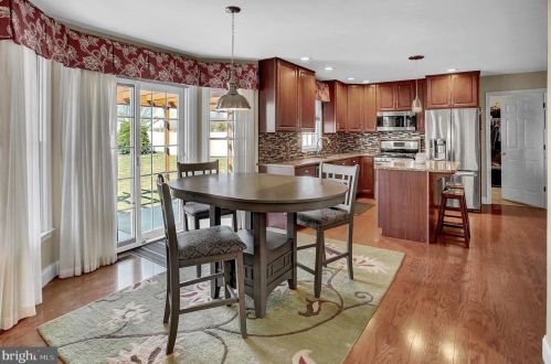 70 Pne Crk Dr, Carlisle PA  17013-9675 exterior