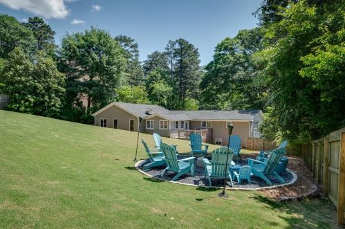 6110 Harleston Rd, Atlanta GA  30328-4108 exterior