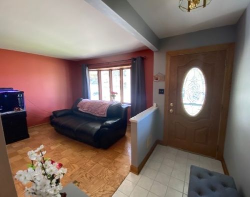 95 Shelley Rd, Elk Grove Vlg, IL 60007-3622