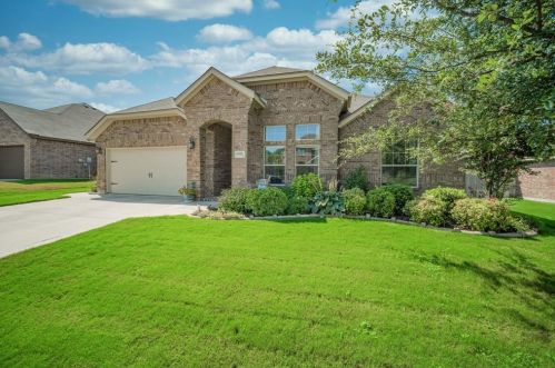 6325 Lake Side Dr, Fort Worth, TX 76135