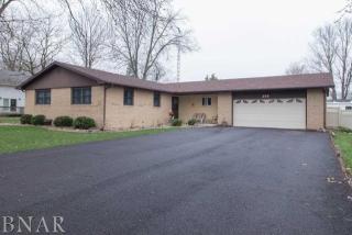 206 Warren St, Le Roy, IL 61752-1124