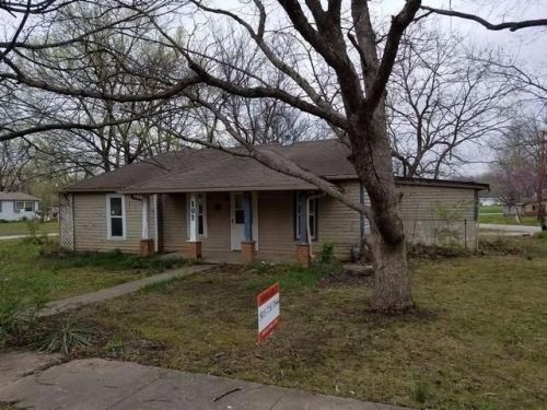 101 5th St, Pleasanton, KS 66075-8332