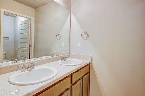 3843 Hempstead Way, Atlanta GA  30331-5268 exterior