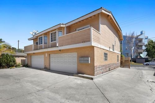 13855 Mcclure Ave, Paramount CA  90723-6002 exterior
