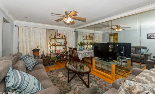 8901 Beverly Ave, Chicago, IL 60620-5423