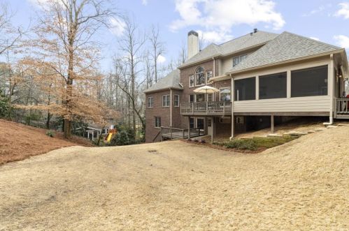 304 Frst Vly Ct, Atlanta GA  30342-2353 exterior
