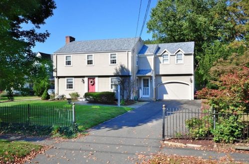 174 Garden St, Farmington, CT 06032-2208