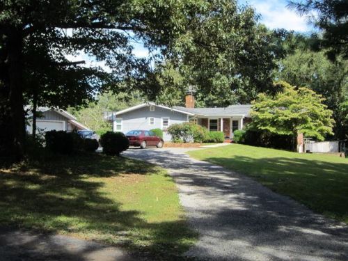 1232 Terrace Dr, Salem, VA 24153-5709